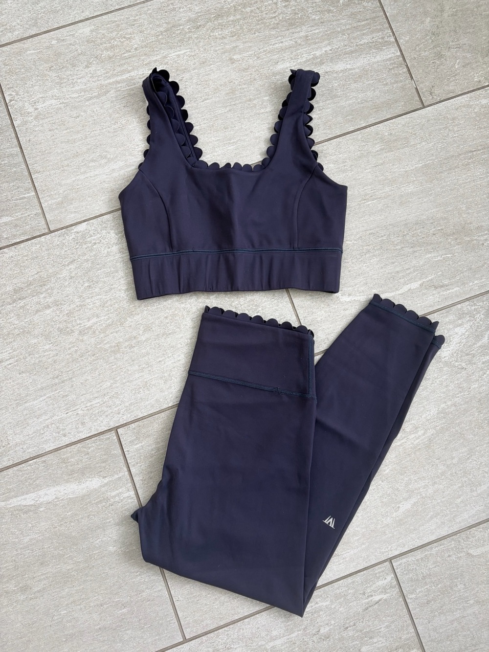 IVL Collective Hydralux scallop power bra + active legging - Baritone Blue